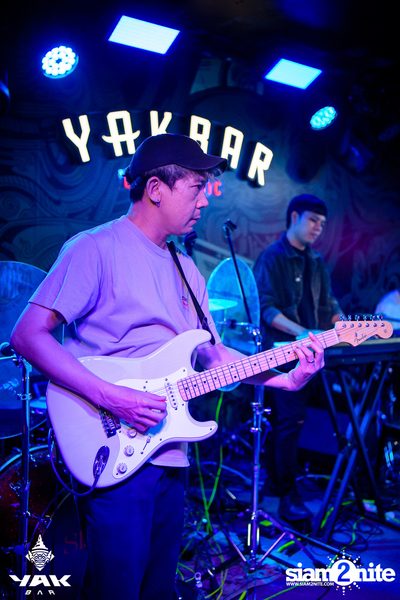 Slap Kiss x Zom Marie at Yak Bar — photo 16