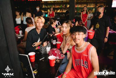 Slap Kiss x Zom Marie at Yak Bar — photo 27