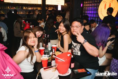 Slap Kiss x Zom Marie at Yak Bar — photo 34