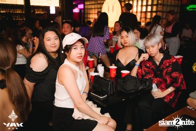 Slap Kiss x Zom Marie at Yak Bar — photo 38