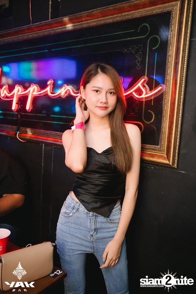Slap Kiss x Zom Marie at Yak Bar — photo 43