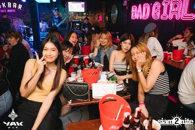 Slap Kiss x Zom Marie at Yak Bar — photo 44