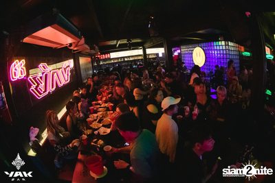 Slap Kiss x Zom Marie at Yak Bar — photo 69