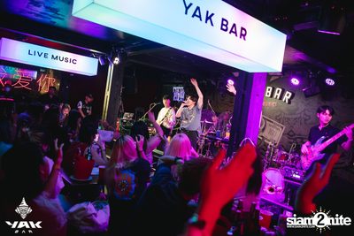 Slap Kiss x Zom Marie at Yak Bar — photo 110