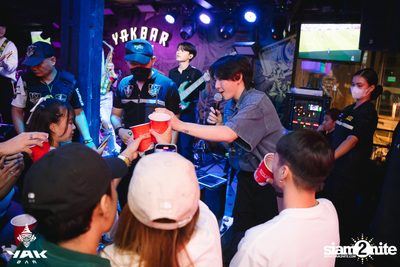 Slap Kiss x Zom Marie at Yak Bar — photo 135