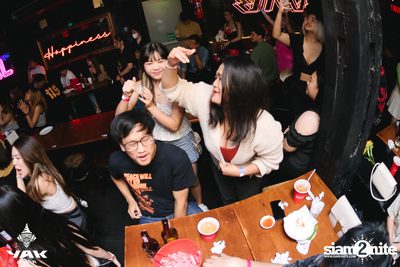 Slap Kiss x Zom Marie at Yak Bar — photo 178