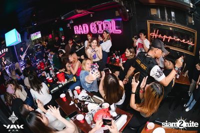 Slap Kiss x Zom Marie at Yak Bar — photo 179