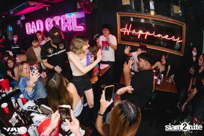 Slap Kiss x Zom Marie at Yak Bar — photo 181