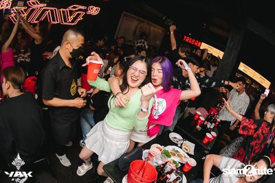 Slap Kiss x Zom Marie at Yak Bar — photo 183