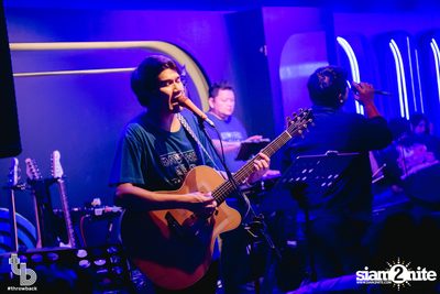 Indigo Concert at Throwback — photo 8