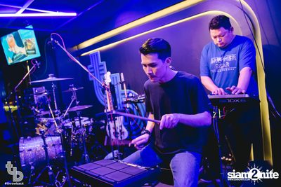 Indigo Concert at Throwback — photo 40