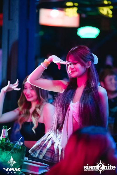 Paper Planes Concert at Yak Bar — photo 78