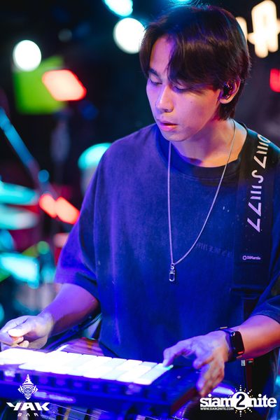 Paper Planes Concert at Yak Bar — photo 85