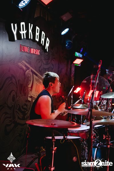 Paper Planes Concert at Yak Bar — photo 95