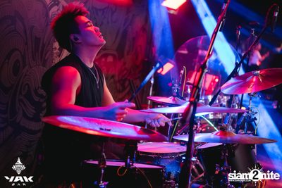Paper Planes Concert at Yak Bar — photo 96