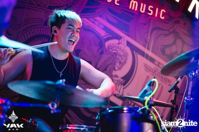 Paper Planes Concert at Yak Bar — photo 160
