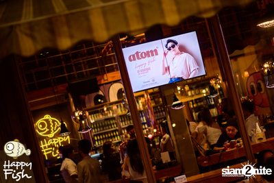 ภาพบรรยากาศคอนเสิร์ต Atom ที่ร้าน Happy Fish Asiatique — photo 1