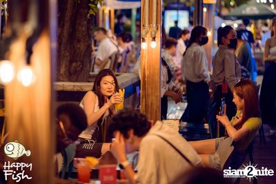 ภาพบรรยากาศคอนเสิร์ต Atom ที่ร้าน Happy Fish Asiatique — photo 7