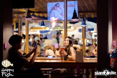 ภาพบรรยากาศคอนเสิร์ต Atom ที่ร้าน Happy Fish Asiatique — photo 15