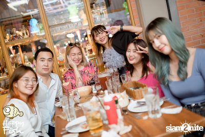 ภาพบรรยากาศคอนเสิร์ต Atom ที่ร้าน Happy Fish Asiatique — photo 17