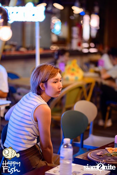 ภาพบรรยากาศคอนเสิร์ต Atom ที่ร้าน Happy Fish Asiatique — photo 21