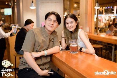 ภาพบรรยากาศคอนเสิร์ต Atom ที่ร้าน Happy Fish Asiatique — photo 30