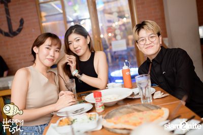 ภาพบรรยากาศคอนเสิร์ต Atom ที่ร้าน Happy Fish Asiatique — photo 34