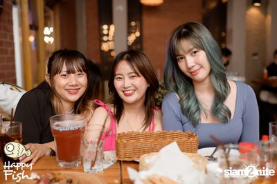 ภาพบรรยากาศคอนเสิร์ต Atom ที่ร้าน Happy Fish Asiatique — photo 39