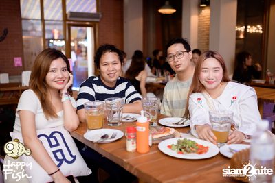 ภาพบรรยากาศคอนเสิร์ต Atom ที่ร้าน Happy Fish Asiatique — photo 40