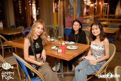 ภาพบรรยากาศคอนเสิร์ต Atom ที่ร้าน Happy Fish Asiatique — photo 42