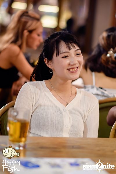 ภาพบรรยากาศคอนเสิร์ต Atom ที่ร้าน Happy Fish Asiatique — photo 48