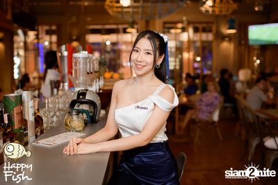 ภาพบรรยากาศคอนเสิร์ต Atom ที่ร้าน Happy Fish Asiatique — photo 56