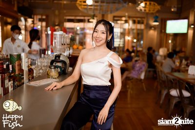 ภาพบรรยากาศคอนเสิร์ต Atom ที่ร้าน Happy Fish Asiatique — photo 57