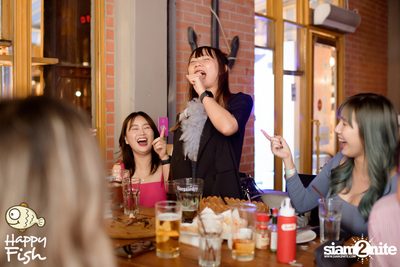 ภาพบรรยากาศคอนเสิร์ต Atom ที่ร้าน Happy Fish Asiatique — photo 62