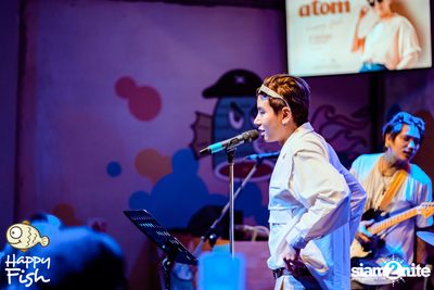 ภาพบรรยากาศคอนเสิร์ต Atom ที่ร้าน Happy Fish Asiatique — photo 67
