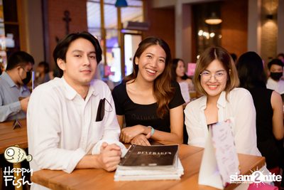 ภาพบรรยากาศคอนเสิร์ต Atom ที่ร้าน Happy Fish Asiatique — photo 68