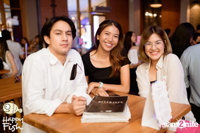 ภาพบรรยากาศคอนเสิร์ต Atom ที่ร้าน Happy Fish Asiatique — photo 69