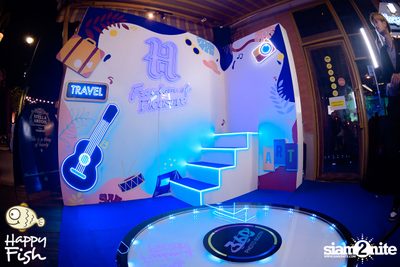 ภาพบรรยากาศคอนเสิร์ต Atom ที่ร้าน Happy Fish Asiatique — photo 70