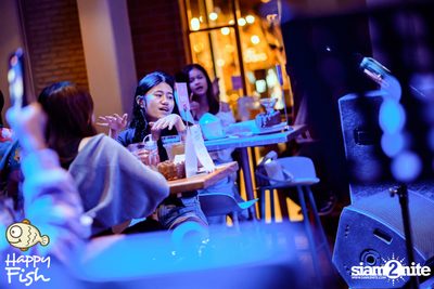ภาพบรรยากาศคอนเสิร์ต Atom ที่ร้าน Happy Fish Asiatique — photo 73