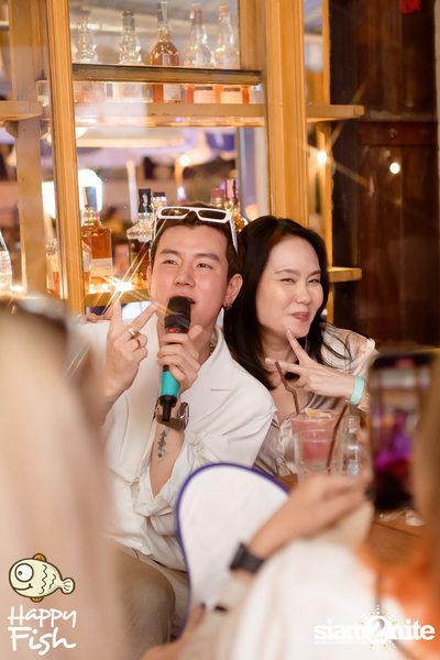 ภาพบรรยากาศคอนเสิร์ต Atom ที่ร้าน Happy Fish Asiatique — photo 83
