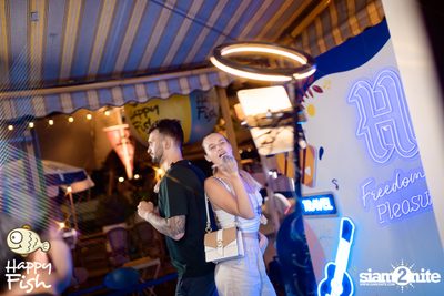 ภาพบรรยากาศคอนเสิร์ต Atom ที่ร้าน Happy Fish Asiatique — photo 91
