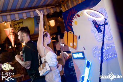ภาพบรรยากาศคอนเสิร์ต Atom ที่ร้าน Happy Fish Asiatique — photo 92