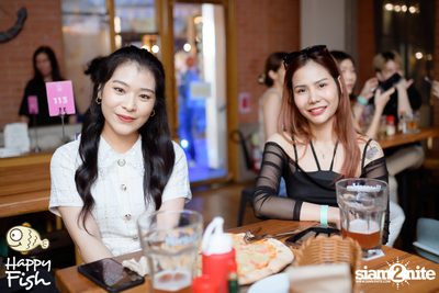 ภาพบรรยากาศคอนเสิร์ต Atom ที่ร้าน Happy Fish Asiatique — photo 93
