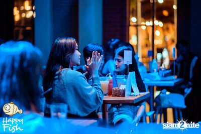 ภาพบรรยากาศคอนเสิร์ต Atom ที่ร้าน Happy Fish Asiatique — photo 97