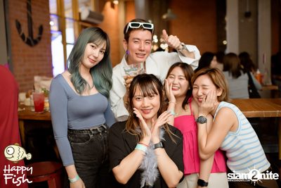 ภาพบรรยากาศคอนเสิร์ต Atom ที่ร้าน Happy Fish Asiatique — photo 99
