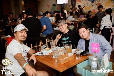 ภาพบรรยากาศคอนเสิร์ต Atom ที่ร้าน Happy Fish Asiatique — photo 100