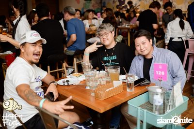 ภาพบรรยากาศคอนเสิร์ต Atom ที่ร้าน Happy Fish Asiatique — photo 101