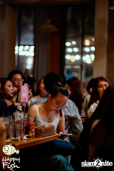 ภาพบรรยากาศคอนเสิร์ต Atom ที่ร้าน Happy Fish Asiatique — photo 121