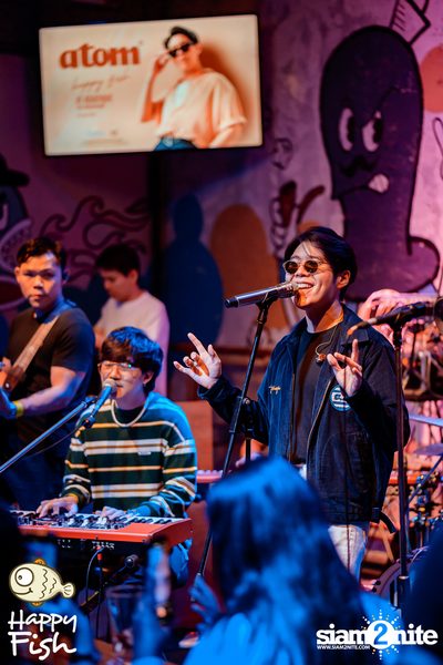 ภาพบรรยากาศคอนเสิร์ต Atom ที่ร้าน Happy Fish Asiatique — photo 125