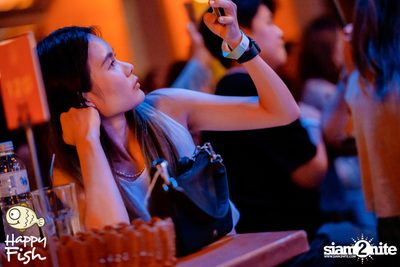 ภาพบรรยากาศคอนเสิร์ต Atom ที่ร้าน Happy Fish Asiatique — photo 143